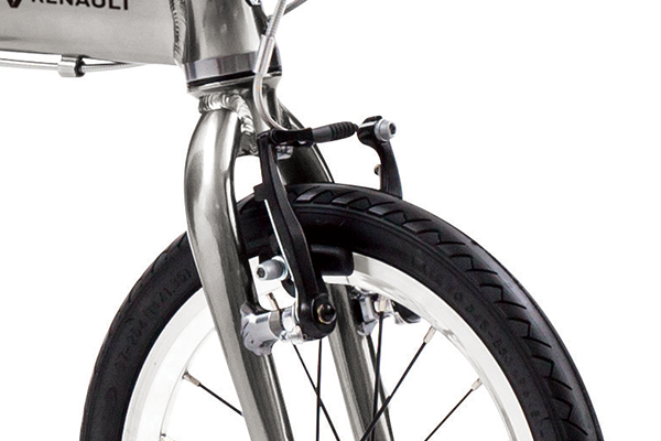 前後とも、効きが良く確実な制御を実現するVブレーキをセレクト。