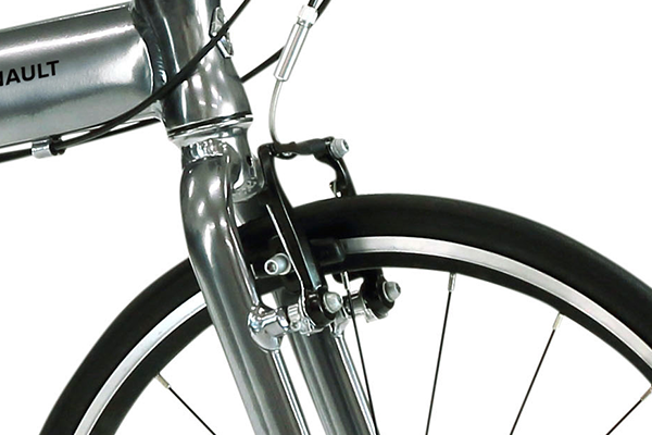 前後とも、効きが良く確実な制御を実現するVブレーキをセレクト。