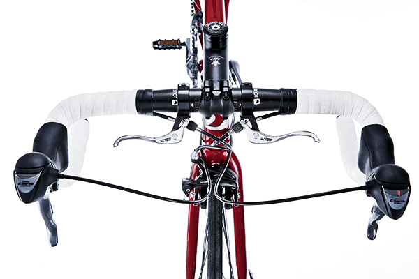 ハンドル上部を持ったままでもブレーキ操作が可能な補助ブレーキレバーを標準で装備。