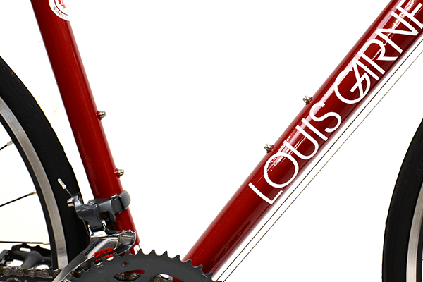 スポーツドリンク用ホルダーまたはペットボトル用ホルダーが設置可能！