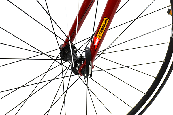 スパナなどの工具を使わずに簡単に車輪の着脱が可能。