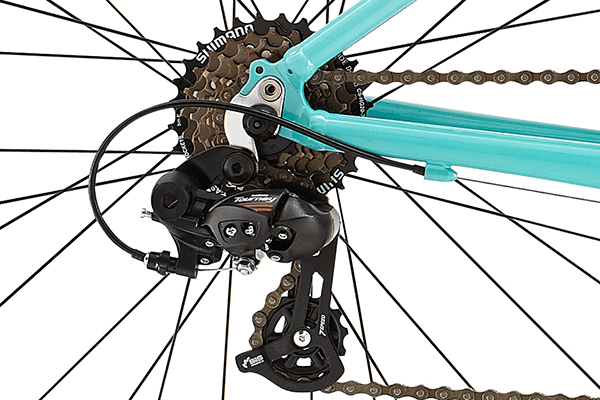 シマノ製「TOURNEY(ターニー)」ディレイラー搭載し安心の精度を実現。21段の変速機を装備。