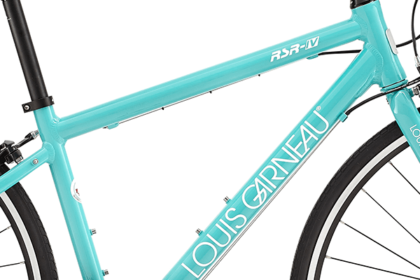 軽量かつ高剛性なアルミ製フレームを採用。