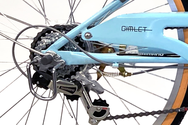 どんな道でも安心・快適に走行していただける様に、信頼のシマノ製6段変速機を搭載。