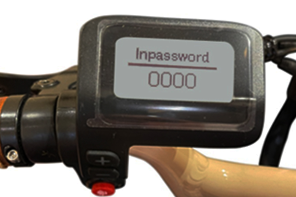 パスワード制御が出来るモニターを標準装備。