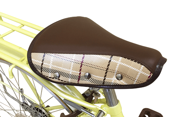 オシャレなチェック柄。ゆったりと幅の広いサドルで安定感を。