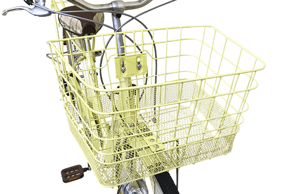 通勤通学用のカバンや買い物袋など、荷物を入れるのに便利な大きさの前カゴを装備。