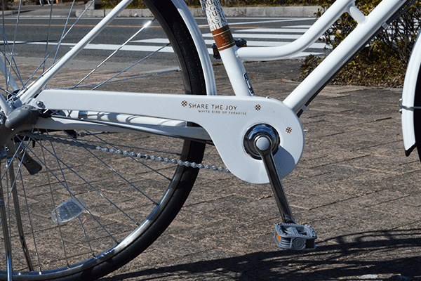 チェーンカバーが付いているため、走行中のチェーンによる裾汚れも防御。