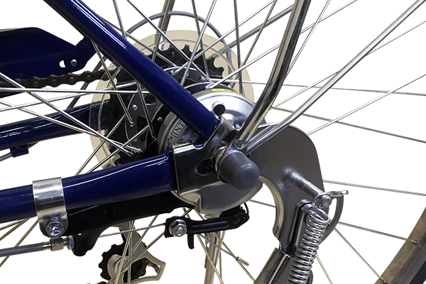 長期間使用してもブレーキ音がしにくいローラーブレーキ採用。