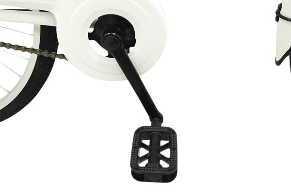 傷や汚れが目立ちにくいブラック仕様のパーツを採用。