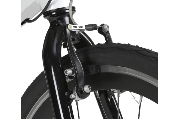 軽い力でしっかりと止まることが出来るVブレーキタイプを採用。