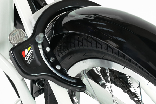 普段使いに便利なリング錠を標準装備。