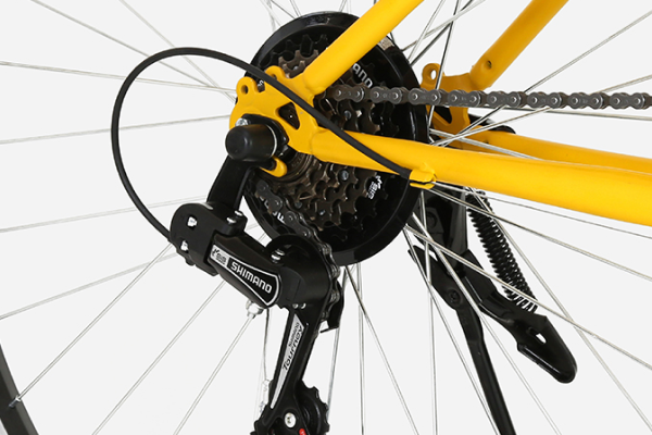 安心・快適に走行可能なSHIMANO製の外装6段変速。