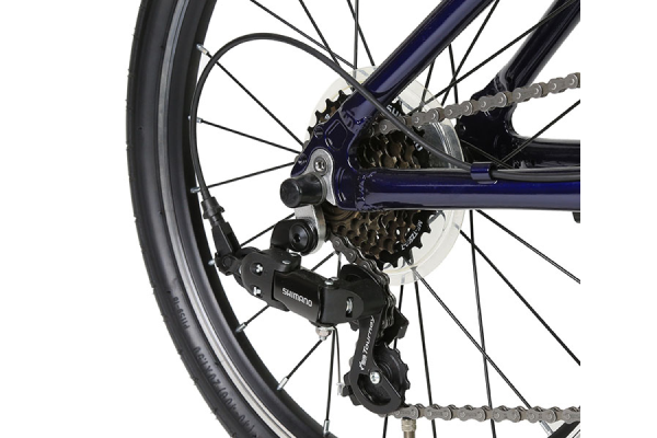 様々な場面に対応可能なSHIMANO Tourney 7段変速。