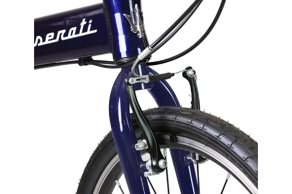 制動力の高いVブレーキを前後に採用。