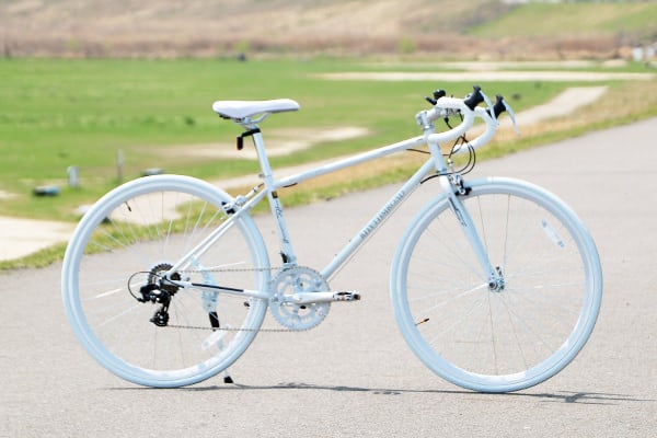 白 自転車 ロードバイク