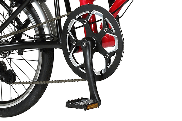 デザイン性もさることながら軽量化もされたスタイリッシュなクランク。