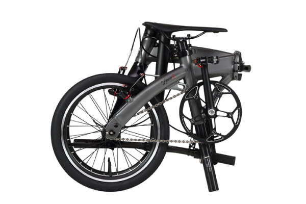 折りたたみサイズは650×290×550ｍｍとコンパクト。