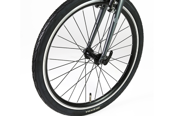 工具不要でホイールの着脱が可能です。