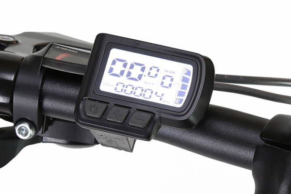 4つの走行モードを搭載。一目で必要な情報を把握することが可能。