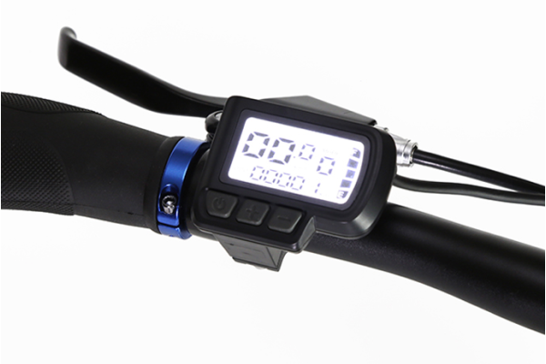 4つの走行モードを搭載。一目で必要な情報を把握することが可能。