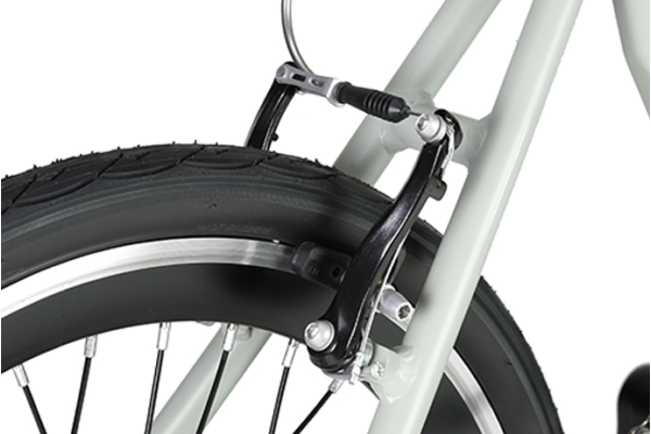 強力な制動力を持つVブレーキを採用。