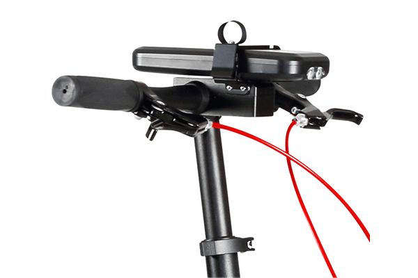 バッテリー容量が前モデルの2.4Ahから4.0Ahにパワーアップ。航続距離も約24kmになり行動範囲が広がります！