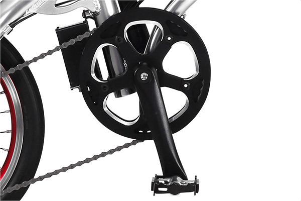 大径の46Tチェーンリングを装備し16インチながら走行性も確保されています