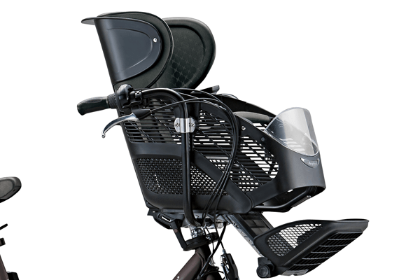 万一のときも、お子さまの頭部をしっかりガード。乗車可能なお子さまの目安：1歳～4歳未満。