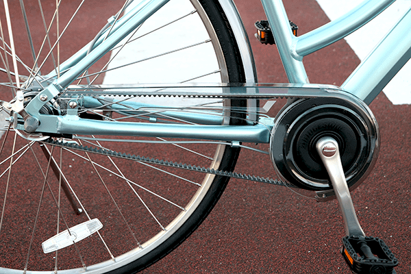 ソフトな踏み心地で走り出しもなめらか。注油不要でクリーンなベルトドライブ。