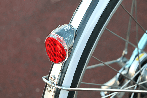 ソーラー充電＆自動点滅するので車や歩行者からの視認性が◎