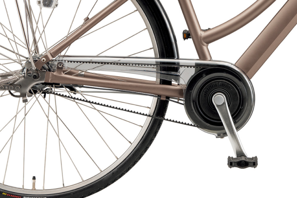 軽い踏み心地で走り出しがなめらか。注油不要でメンテナンスフリーなベルトドライブ。