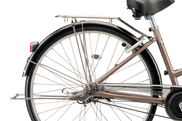 スタンダードモデルのアルベルトでは別売のキャリア、両立スタンドが標準装備。