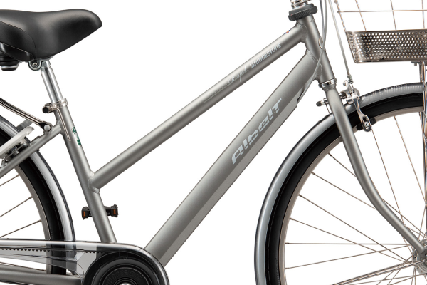 サビに強く、軽量なアルミフレームです。