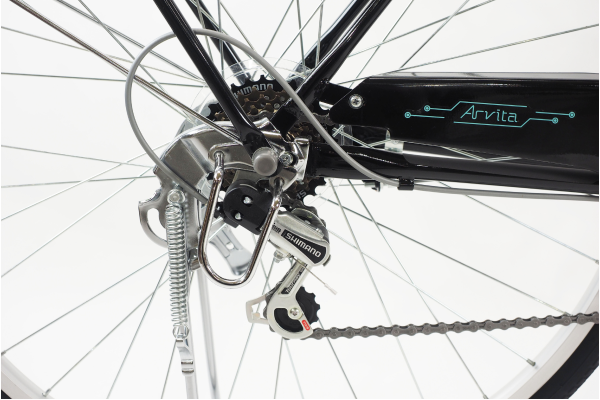 坂道もグングン進む6段変速機つき。