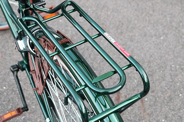 重さ27kgまで耐えられるキャリアを標準装備。オプションでチャイルドシートが取り付け可能です。