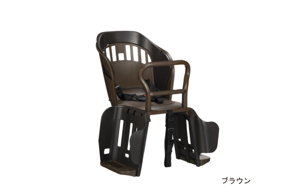 新型チャイルドシートで成長に合わせて長く使えます。