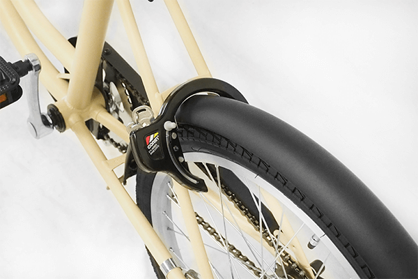 ミニベロには珍しい、リング錠が標準装備！別途鍵を買う必要もございません。