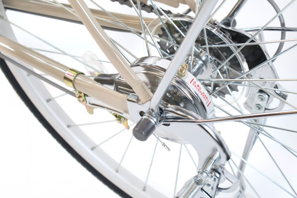 コストを重視したバンドブレーキを採用。