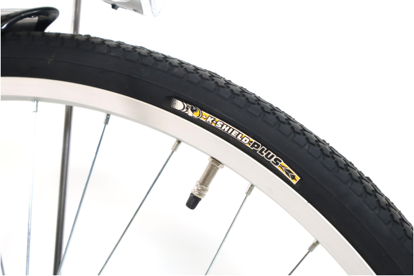 耐パンクベルトを備えたパンクトラブルに強いタイヤです。