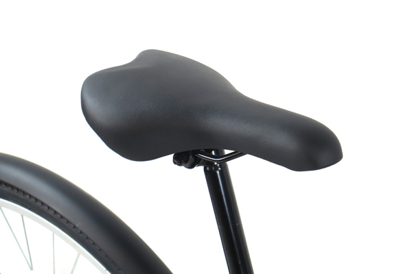 前傾姿勢でも漕ぎやすいスポーツサドル。