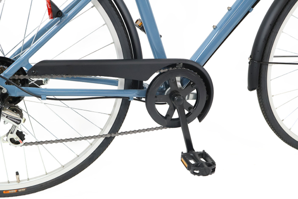 裾の巻き込み、汚れを防止するチェーンケース。