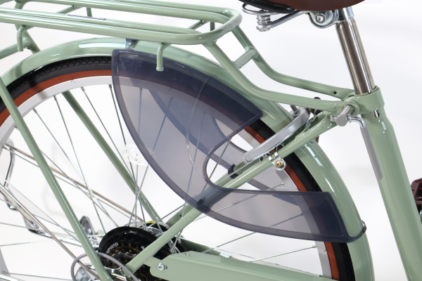 衣服の巻き込みを防ぎチャイルドシート搭載時の安全性を確保するデザイン性の高いハーフクリアのドレスガード。