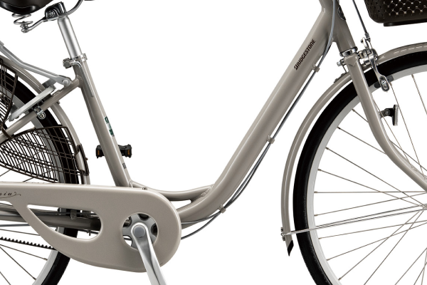 低床のまたぎやすいフレーム形状。