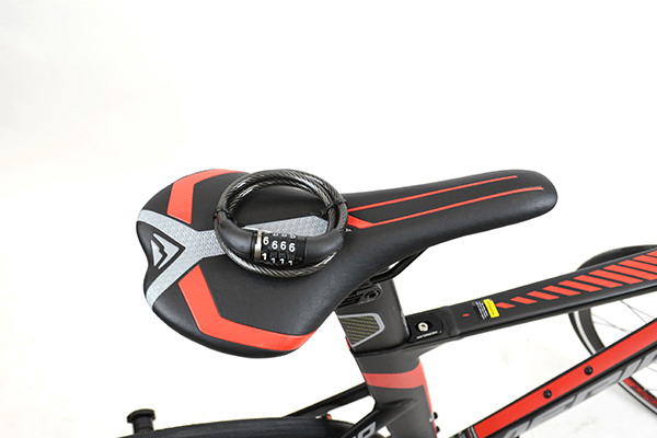 必須アイテムのカギ（ワイヤー錠）を付属！お届けからすぐご利用いただけます。