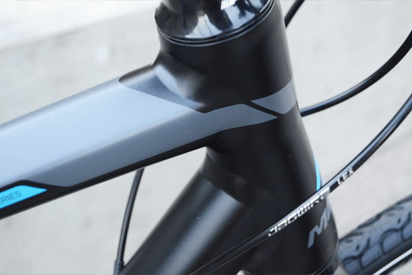 スムースな溶接跡を実現する溶接技術。美しい外観と、溶接強度の両立を実現。