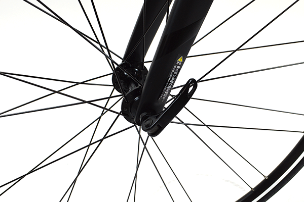 スパナなどの工具を使わずに簡単に車輪の着脱が可能。