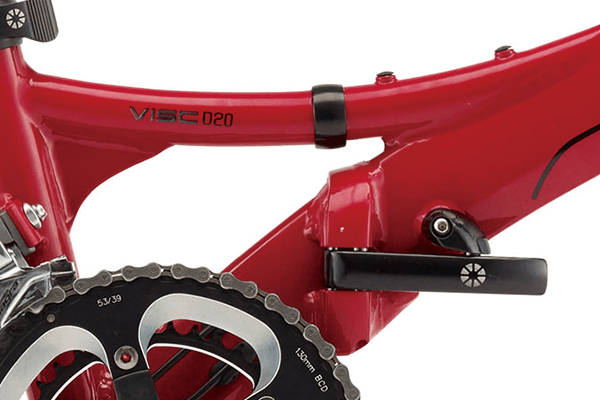 ヒンジ付近の溶接処理が滑らかで美しい。