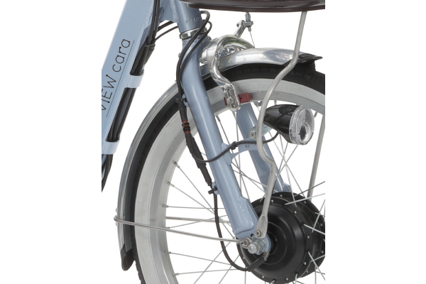 フレームから前ホーク、リムまでアルミ製なので軽くてサビにくい構造。ライトはバッテリー電源でディスプレイのスイッチでON/OFFできます。LEDランプ搭載で球切れの心配もありません。
