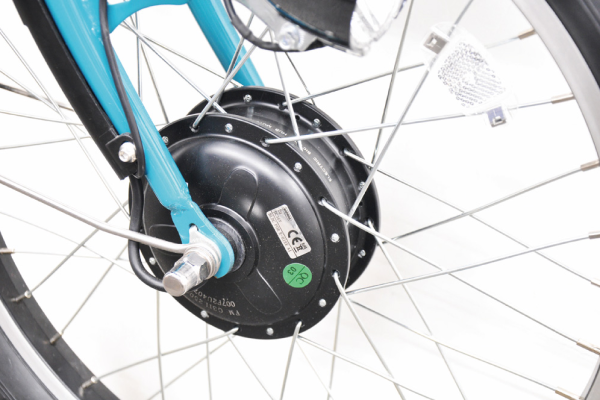 力強く引っ張るフロントモーター。